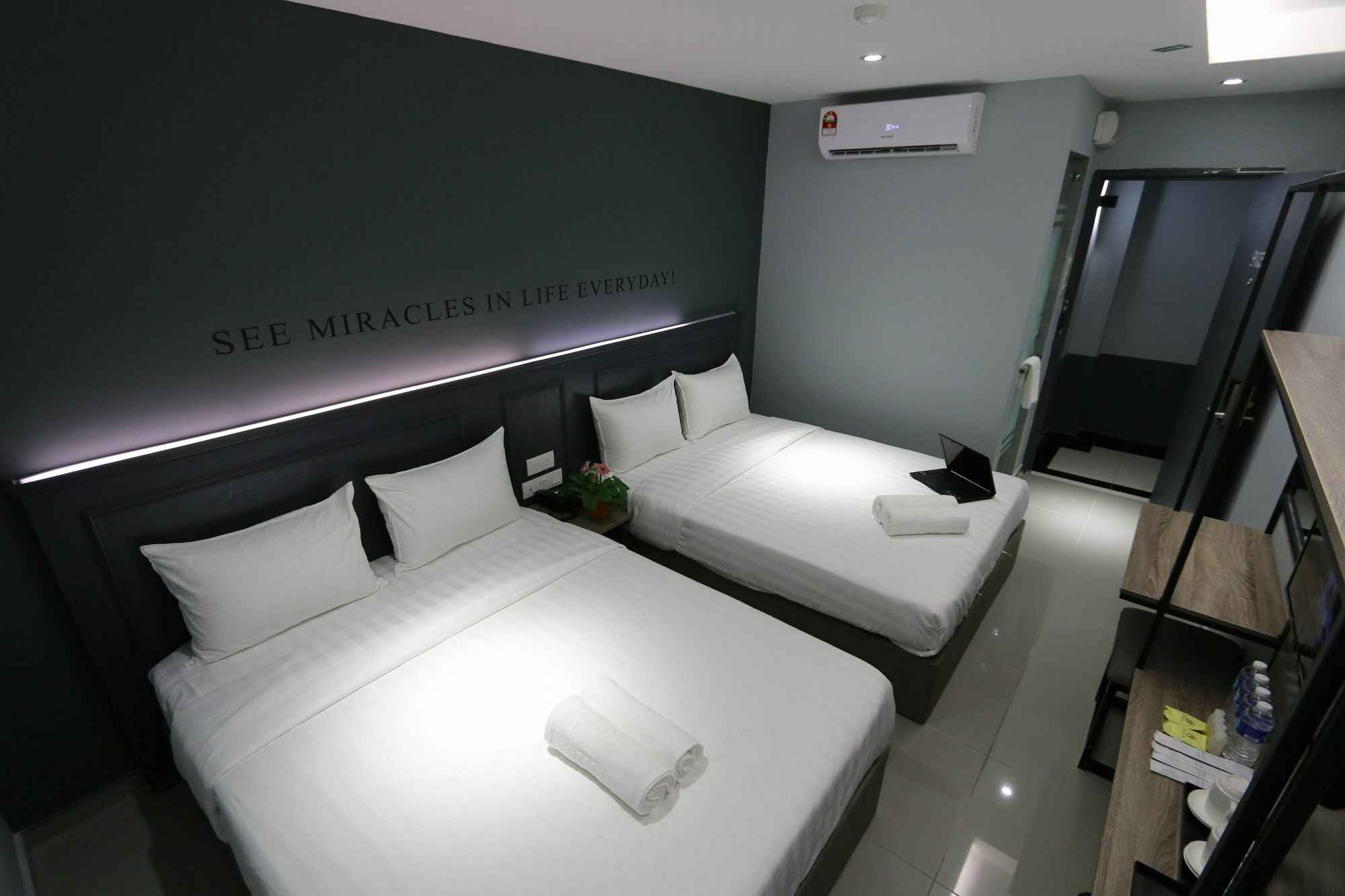 Hotel 99 Sri Petaling Kuala Lumpur Exteriör bild